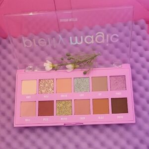 Women Makeup Palette - Pink and Brown Shades
